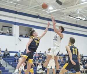 PREP ROUNDUP: Clay-Battelle boys' basketball team advances to sectional title game